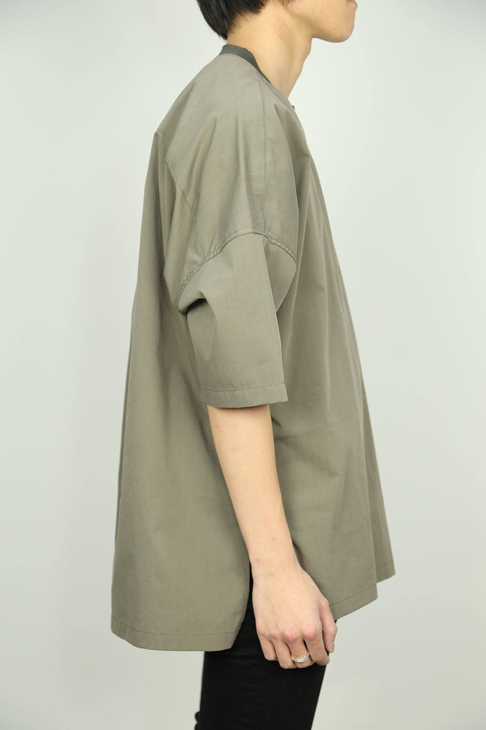 attachment タイプライター ストレッチ ドロップショルダー Tシャツ KAZUYUKI KUMAGAI ATTACHMENT（カズユキクマガイアタッチメント